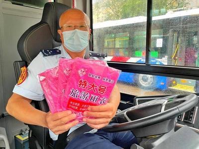 迎战“烟花”保障出行，青岛公交百名应急人员高效联动“乘风破浪”