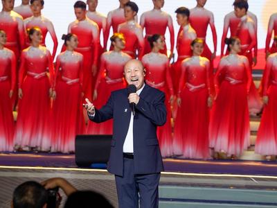 第31届青岛国际啤酒节开幕！黄晓明、腾格尔都来啦｜快镜·啤酒节