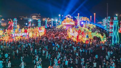 人气爆棚！青岛国际啤酒节西海岸分会场迎客流高峰｜快镜·啤酒节