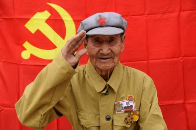 扭转解放战争华东战局，他们立下军功！8位孟良崮战役老战士的故事|红色印记·老兵画传②