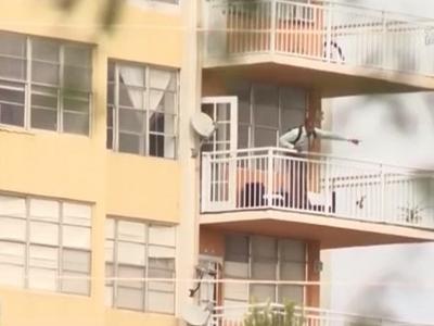 美国佛罗里达又一建筑出现安全隐患 ，居民被要求撤离