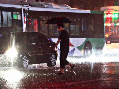 青岛普降中到大雨，市区出现暴雨！未来几天要防范强对流天气