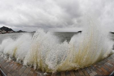 自然资源部北海区海洋预报台发布风暴潮橙色警报和海浪黄色警报