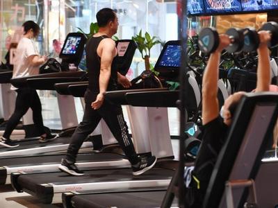 运动健身、视力矫正、牙齿矫正……颜值消费成暑期经济新热点