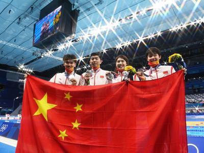 再添一枚奖牌！中国获东京奥运会4×100混合泳接力银牌