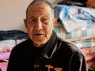 他们曾参加解放战争中最激烈的战役！以镜头为名，向这13位九旬老战士致敬|红色印记·老兵画传③