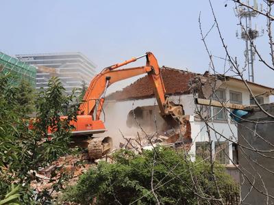 保障青岛微电子产业园二期项目落地建设，崂山区拆除违建3.5万平方米！