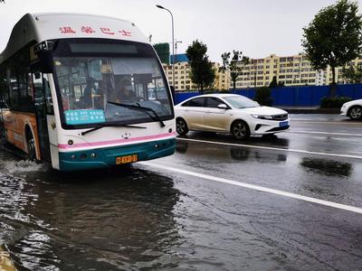 未来三天多阵雨或雷雨天气！青岛气温稍有缓和，但依旧不低