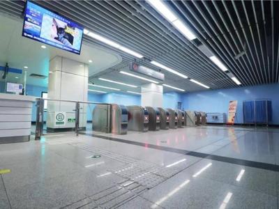 增设出站闸机和安检机，青岛地铁3号线敦化路站乘客出行“提速”