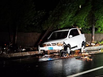 河南巩义黄河控导工程现山体滑坡，洪灾已致至少4人死亡
