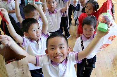 让教育和生活相连｜青岛枣山小学开展年级研究性学习活动