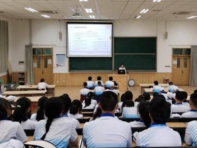 青岛十九中开展志愿者培训会，为学运会保驾护航