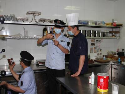 发现问题，立即整改！市南区检查组走进后厨直击餐饮加工第一现场