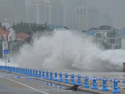 台风蓝色预警：预计“烟花”28日以后将转向东北方向移动，强度逐渐减弱