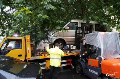 市南区启动“僵尸车”清理整治行动