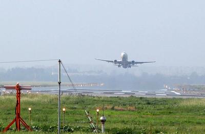 交警提示如何驾车走高速去新机场，建议广大市民优先选择地铁出行