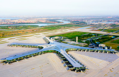 首飞航班：共同见证青岛民航历史性时刻