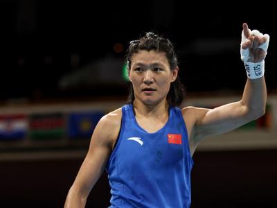 力克美国选手琼斯，中国选手谷红晋级东京奥运会拳击女子69公斤级决赛