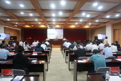 一事一事地突破，市南20名商务楼宇“楼长”上任