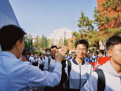 山东将争取建设200所以上省级特色高中，学费可适当上浮