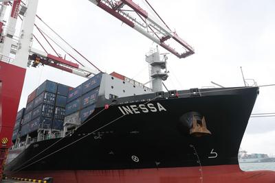 青岛港再添新航线！万海航运美西线正式开通，成今年开通的第16条外贸线路