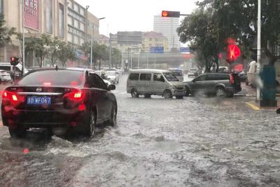 暴雨黄色预警：8省区将现大到暴雨，广东江西等地部分地区有大暴雨