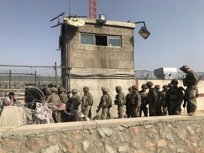 拜登称将对制造喀布尔机场爆炸事件的极端组织追究到底