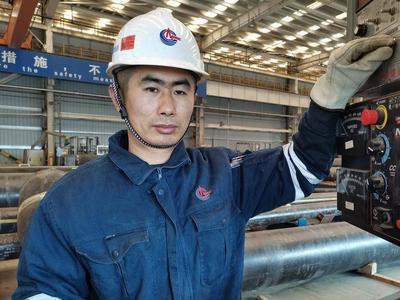 德耀岛城·礼赞道德模范 | 李晓鹏：坚持不辍创新为企业、为国家赢得荣誉