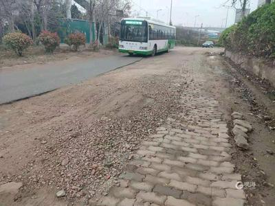 回头看|坑洼路已硬化 市民告别扬尘