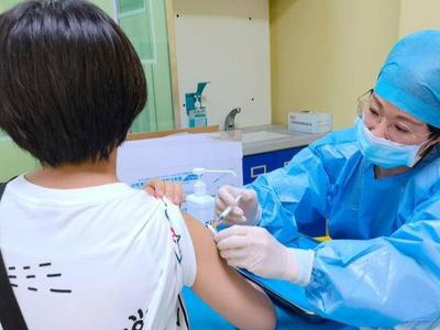 青岛：12-17岁人群新冠疫苗接种已全覆盖，符合条件的老年人尽快接种