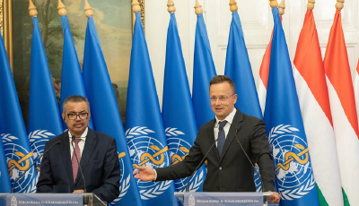 谭德塞呼吁暂停接种新冠疫苗加强针两个月，以减少全球疫苗不平等现象