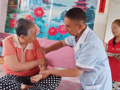 青岛上半年新增居家社区养老服务中心12处，发放低保金3.5亿元