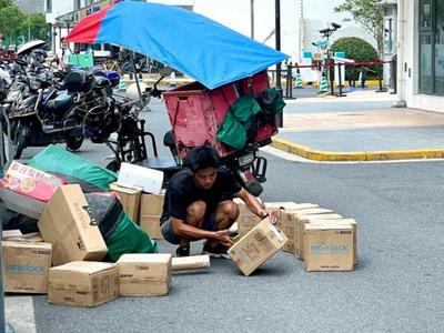 快递小哥得实惠还是消费者出“羊毛”？三问快递派费上涨