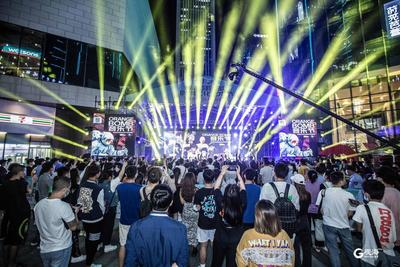 音浪炸裂！“青年集结夜”音乐节在青岛CBD精彩启幕