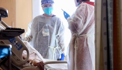 美国疾控中心：不打新冠疫苗，死亡率高11倍