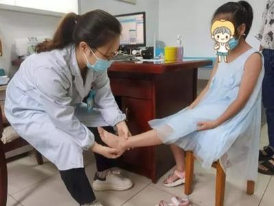 ​妈妈每天逼女儿跳绳3000个！娃没长高却患上骨骺炎