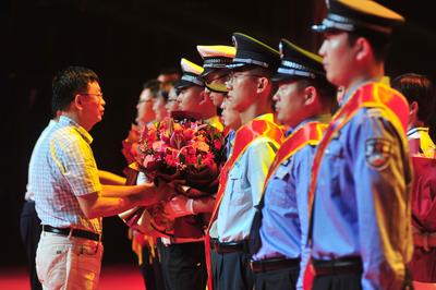 为你们点赞！迎“国庆” 60位道德模范获表彰