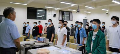 这是来自学长学姐的“砼纪实”，一本青岛理工土木系的“家谱”~