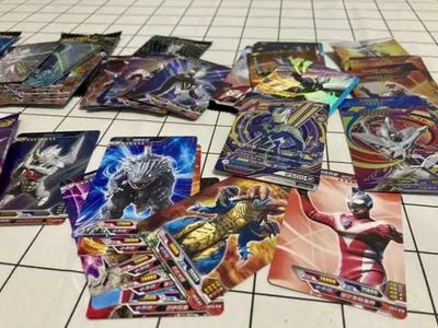 花费千元、为卡打架......奥特曼卡片风靡校园，家长：不知魔力在哪