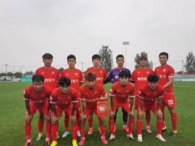 以2胜5平的不败战绩结束半程征战，青春岛暂列中乙冲甲组第四