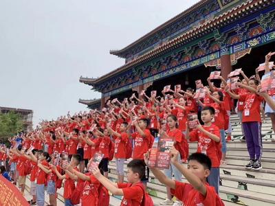“李阳家暴”再上热搜，“疯狂英语”如今怎样了？