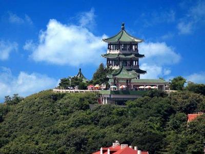 赏月市民小鱼山门口排长队！小长假三天青岛66家景区待客39.77万人次