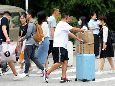 部分驻青高校缩减国庆假期至3天，“差额”将在寒假补足