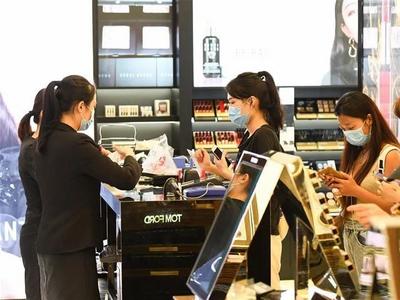 “食品级”化妆品真的安全到可食用吗？不存在的！