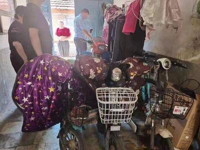 停车不拔钥匙，一男子专盯“马大哈”偷车！莱西警方发出提醒……