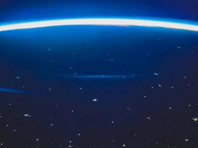 神十二航天员太空拍祖国夜景：从东方明珠到101大楼