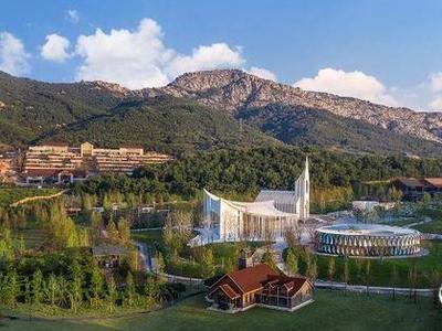 青岛文旅再添新名片，阿朵小镇打造中国文旅小镇标杆