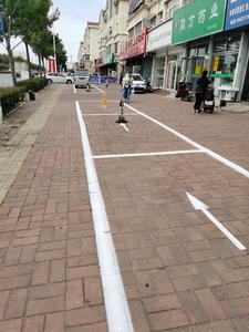 记者回访｜即墨这条人行道上施划了停车泊位！