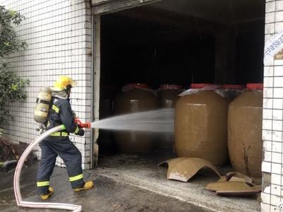地震致泸州泸县一酒厂200余吨高浓度白酒泄漏，遇到火星或爆燃