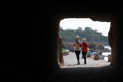 天然方形油画框洞穴！台湾路这处宝藏地盛产大片